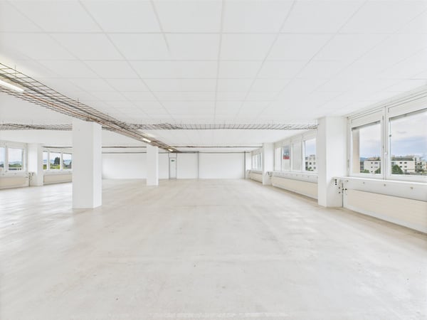 350m2 - Moderne und helle Gewerbefläche im 2. OG mit toller Aussicht 2