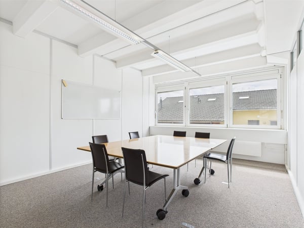 350m2 helle Gewerbefläche mit integrierten Büros 8