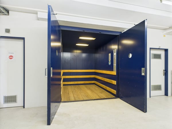 350m2 helle Gewerbefläche mit integrierten Büros 20