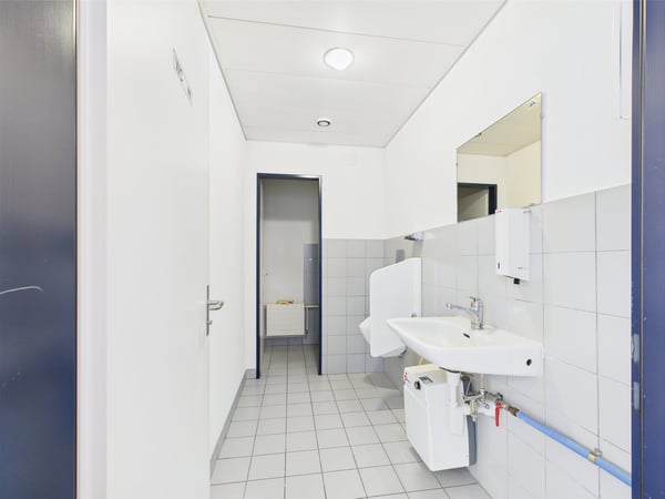 350m2 helle Gewerbefläche mit integrierten Büros 6