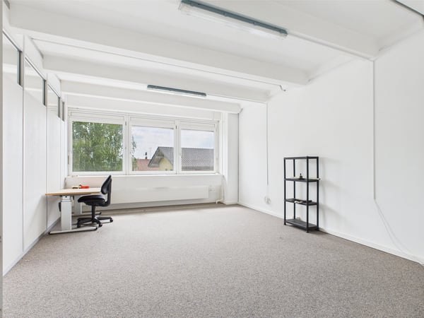 350m2 helle Gewerbefläche mit integrierten Büros 14