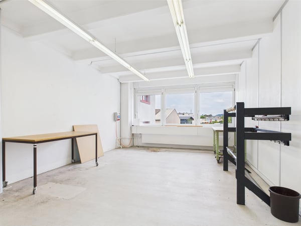 350m2 helle Gewerbefläche mit integrierten Büros 17