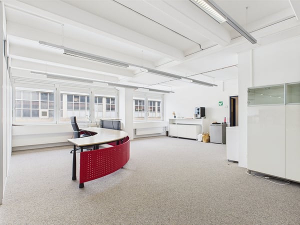 350m2 helle Gewerbefläche mit integrierten Büros 4