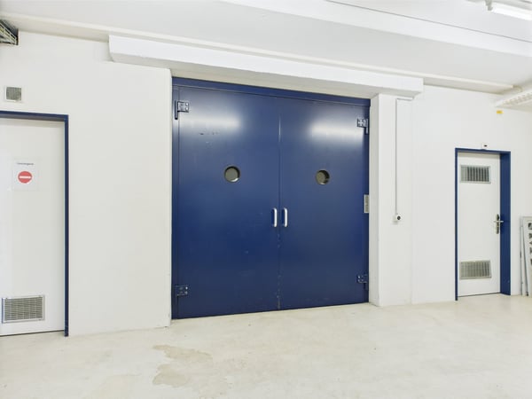 350m2 helle Gewerbefläche mit integrierten Büros 19