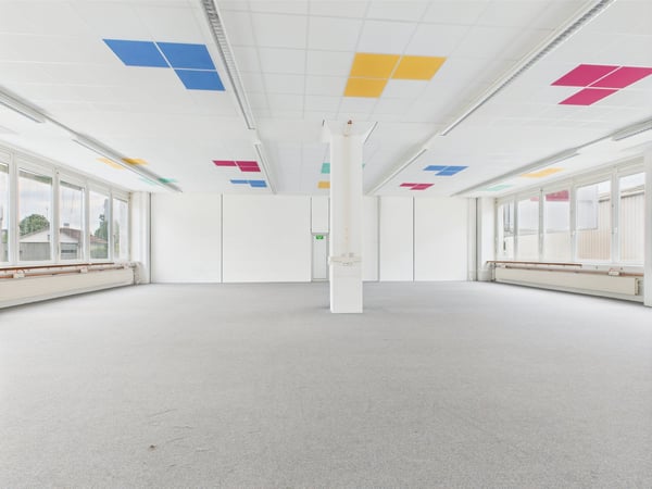 Moderne Gewerberäume im Erdgeschoss in Murten zu vermieten 2