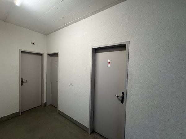810m2 Moderne Gewerbefläche mit Laderampe 13