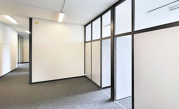 16 m² mit 3 getrennten Büroräumen in Regensdorf! 2