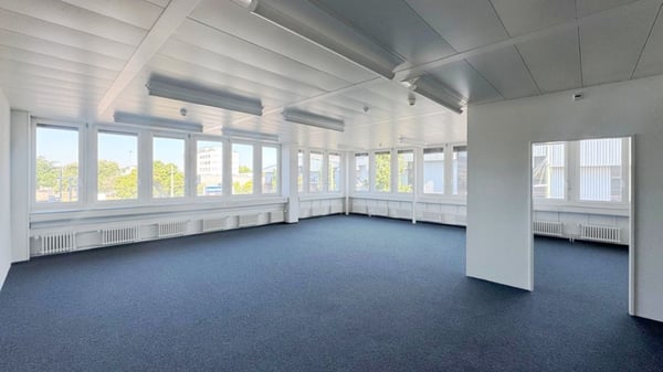 Lichtdurchflutete Bürofläche an hochfrequentierter Lage in Winterthur 2