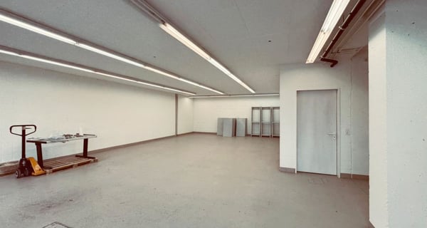 Gewerbe- & Lagerfläche (147 m²) mit ebenerdiger Anlieferung und grossem Warenlift 3