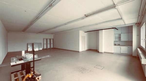 Gewerbe- & Lagerfläche (147 m²) mit ebenerdiger Anlieferung und grossem Warenlift 1