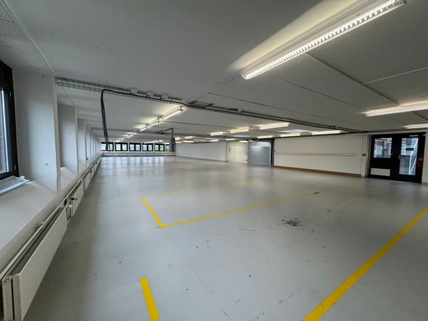 580m² Moderne Gewerbefläche mit Laderampe 9