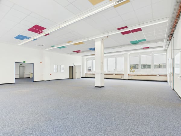 350m2 vielseitig nutzbare Bürofläche (Praxis, Kita, Physio) 1