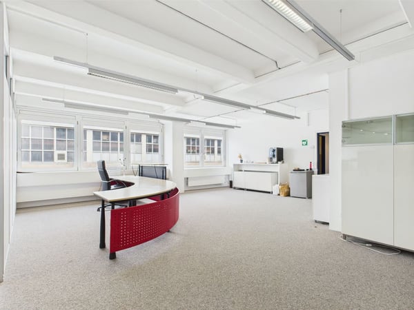 350m2 helle Gewerbefläche mit integrierten Büros 4