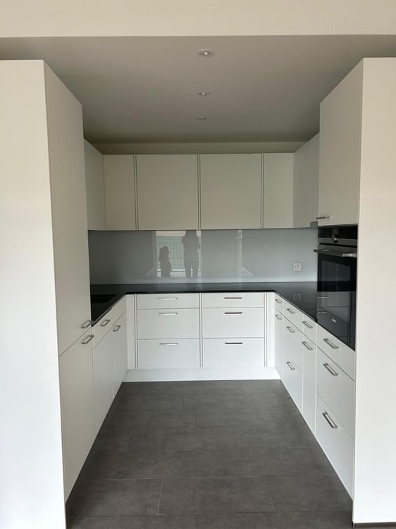 Moderne 2.5-Zimmer-Wohnung mit grossem Balkon und Weitsicht in Egliswil 3