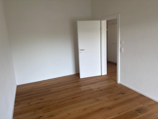 Moderne 2.5-Zimmer-Wohnung mit grossem Balkon und Weitsicht in Egliswil 6