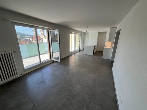 Erstbezug nach Totalsanierung – moderne 2.5-Zimmer-Attikawohnung mit 2 grossen Terrassen in Olten 4
