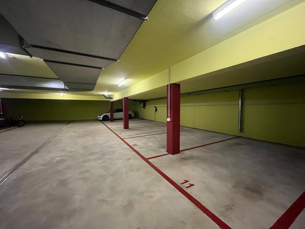 Sicherer & komfortabler Tiefgaragenparkplatz 2