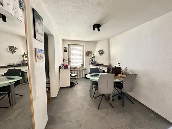 Zentrale 3.5-Zimmer-Wohnung mit 2 Balkonen 2