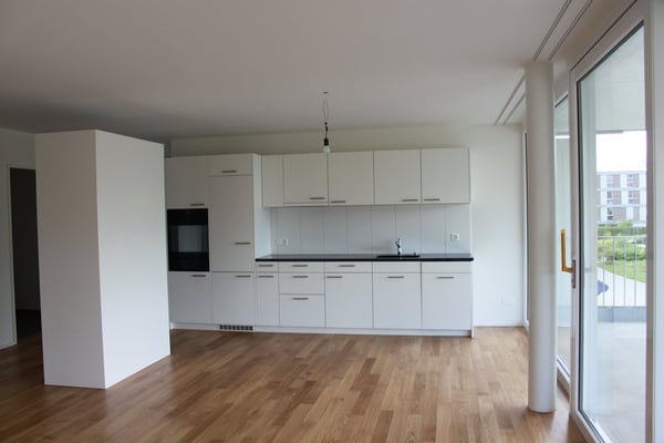 2 1/2-Wohnung mit grossem gedeckten Balkon 3