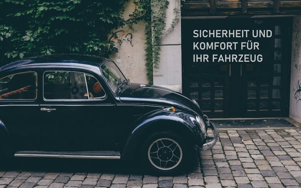 Schützen Sie Ihr Fahrzeug und parkieren Sie den 1. Monat gratis! 1