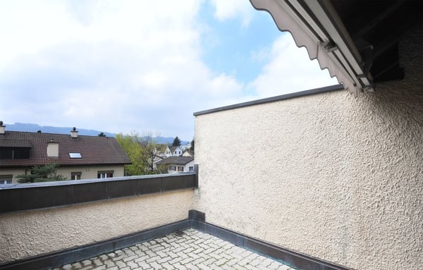 Schöne Dachwohnung im ruhigen Wohnquartier 2