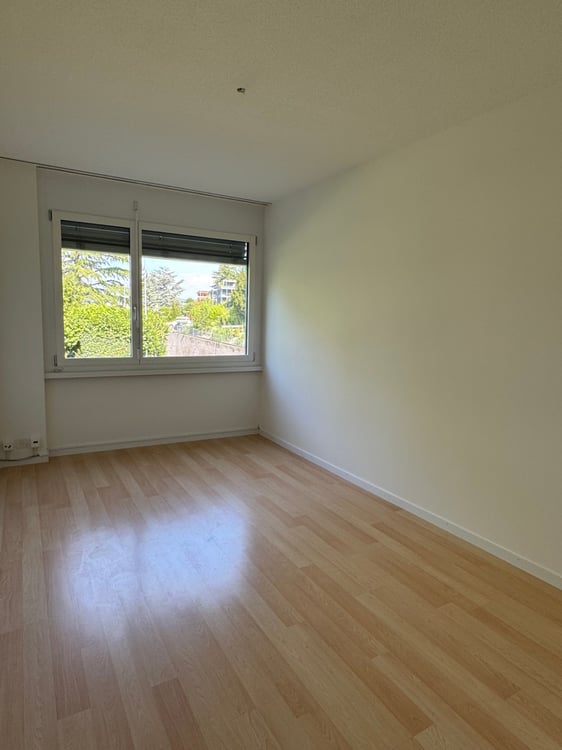 Helle und gepflegte 5-Zimmer-Wohnung an ruhiger Lage in Meilen 11