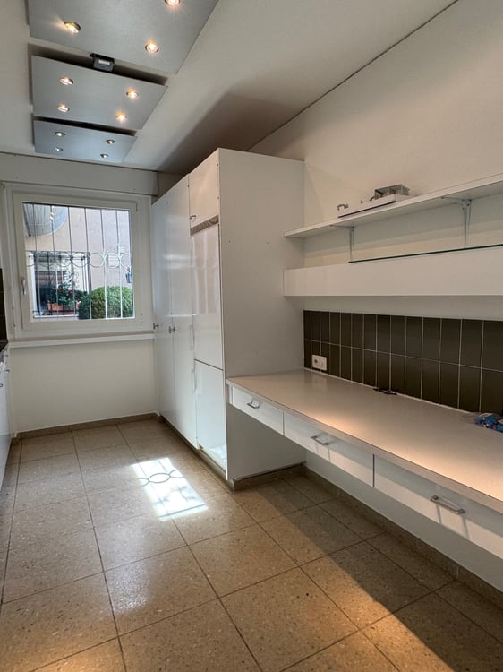 Helle und gepflegte 5-Zimmer-Wohnung an ruhiger Lage in Meilen 4