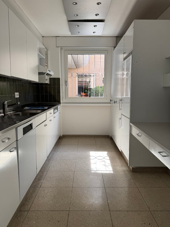 Helle und gepflegte 5-Zimmer-Wohnung an ruhiger Lage in Meilen 3