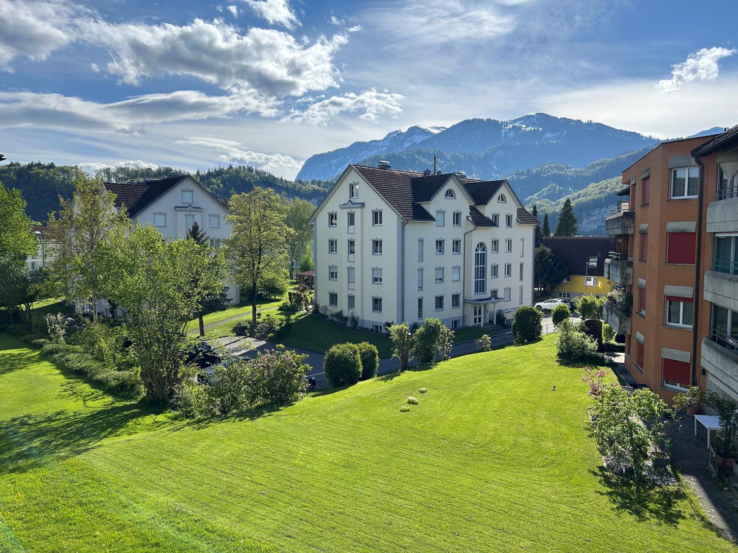Bild Helle und gemütliche Wohnung mit Balkon