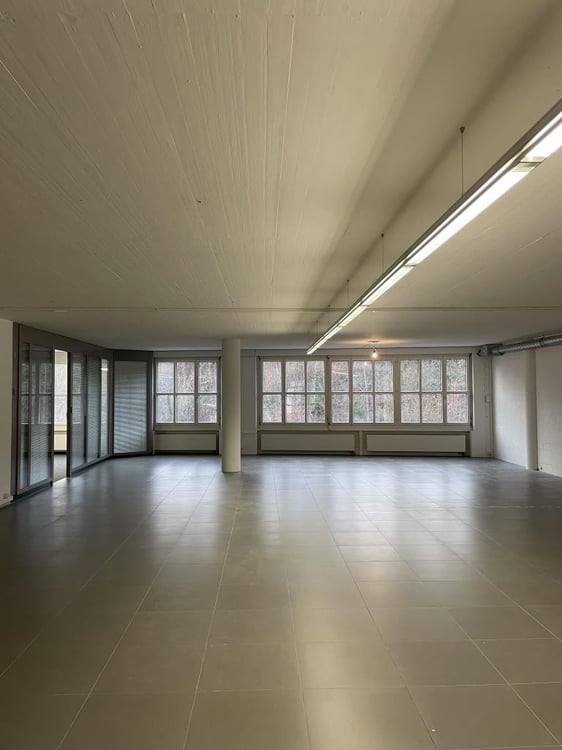 Per sofort attraktive Büros, Gewerbe mit ca. 410m2 zu vermieten 2