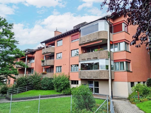 1.5-Zimmer Wohnung mit gedecktem Balkon 1