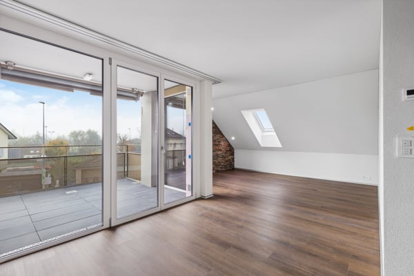 Moderne 1.5-Zimmer-Dachwohnung in ruhiger Lage von Thundorf 8