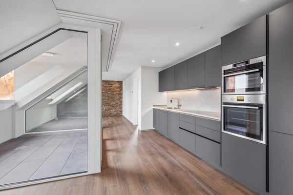 Moderne 1.5-Zimmer-Dachwohnung in ruhiger Lage von Thundorf 3