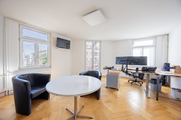 Wohn- und Gewerbehaus 6