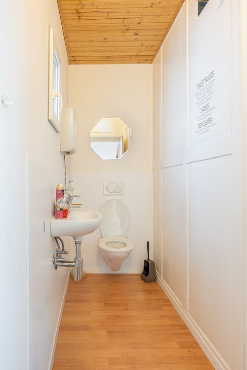 Wohn- und Gewerbehaus 5