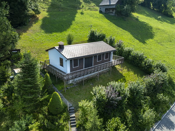 Freistehendes Einfamilienhaus mit Herz und Charme in naturnaher Lage 2