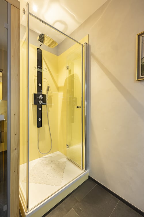 Grosszügige 3.5-Zimmer Wohnung mit Seeblick und Lift im 1. Obergeschos 9