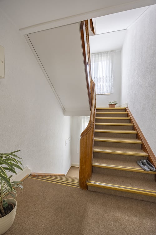 Kompaktes Mehrfamilienhaus mit 3 Wohnungen 9