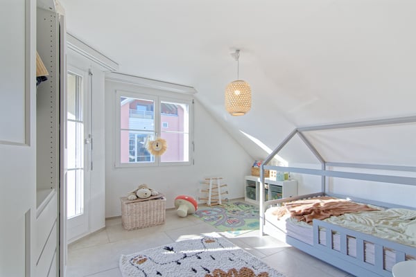 Grosse, helle 4.5-Zimmer Dachwohnung mit Galerie 6