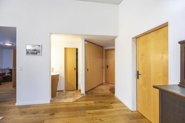Grosszügiges Einfamilien- oder Generationenhaus 9