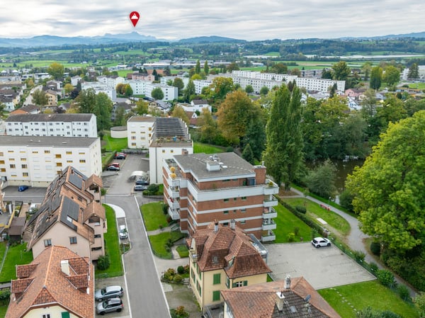5.5-Zimmer Attikawohnung mit Blick auf Weiher