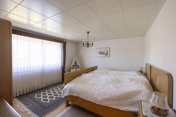 4.5-Zimmer Eckhaus mit Umschwung 9