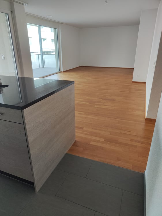 Moderne 1.5-Zimmer-Wohnung mit Balkon in Oberuzwil 4