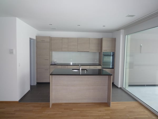 Moderne 1.5-Zimmer-Wohnung mit Balkon in Oberuzwil 2