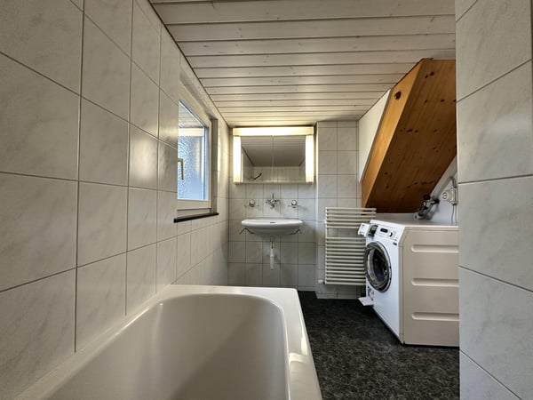 Charmante 2.5-Zimmer-Doppelhaushälfte 6