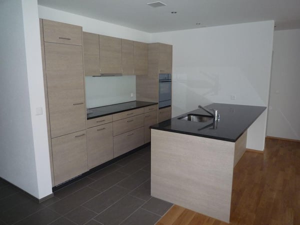 Moderne 3.5-Zimmer-Wohnung mit grosszügigem Balkon 2