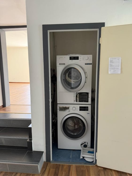 Einmalige Gelegenheit - 6-Zimmer-Wohnung an zentralster Lage 11