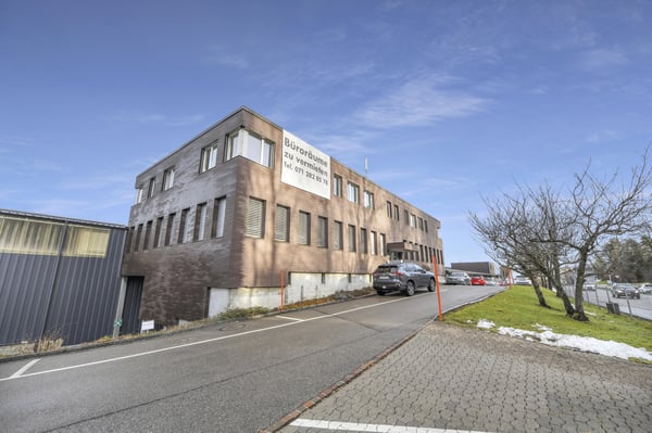 Grosszügige und lichtdurchflutete Büroflächen an attraktiver Lage 1