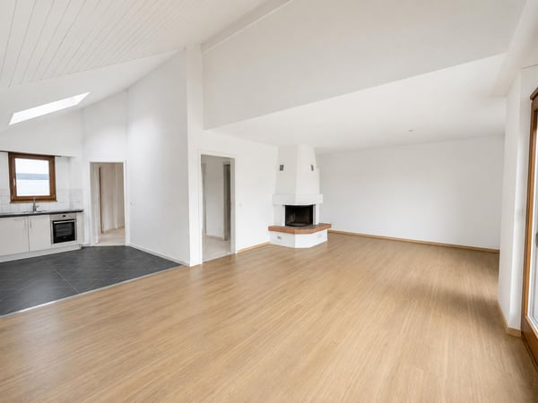 Wohnen mit Weitsicht  grosszügige 4½-Zimmerwohnung mit Seesicht in Uttwil