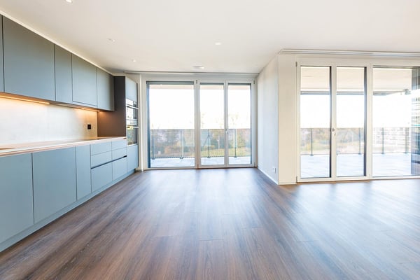 Moderne 4.5-Zimmer-Wohnung mit grossem Balkon und schöner Aussicht 2